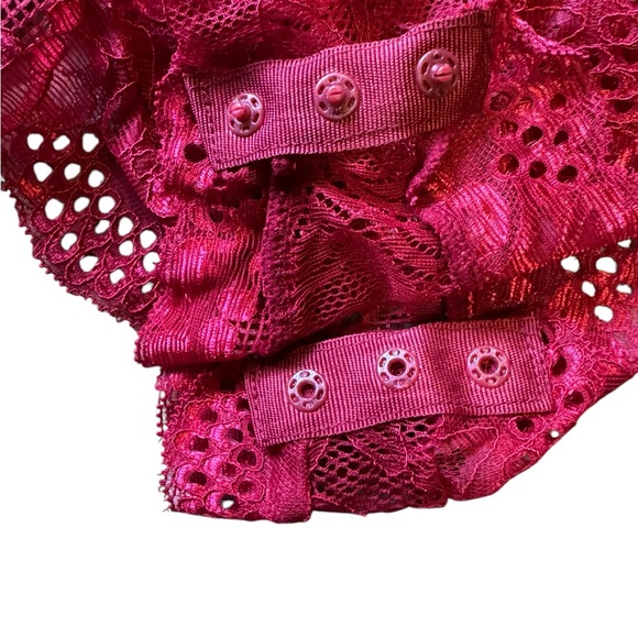 Beautiful Red Women’s Lingerie - Picture 6 of 7